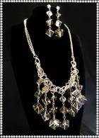 【ランジュエリー】クリスタル☆レイヤーのウェーブネックレス（with　ピアス）